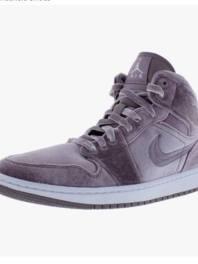 Nike Air Jordan 1 mid in purple smoke velvet